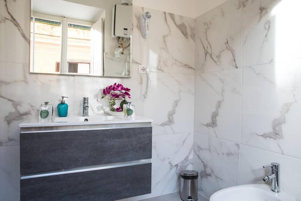 Intimate Jacuzzi Suite Trastevere Roma Exterior foto