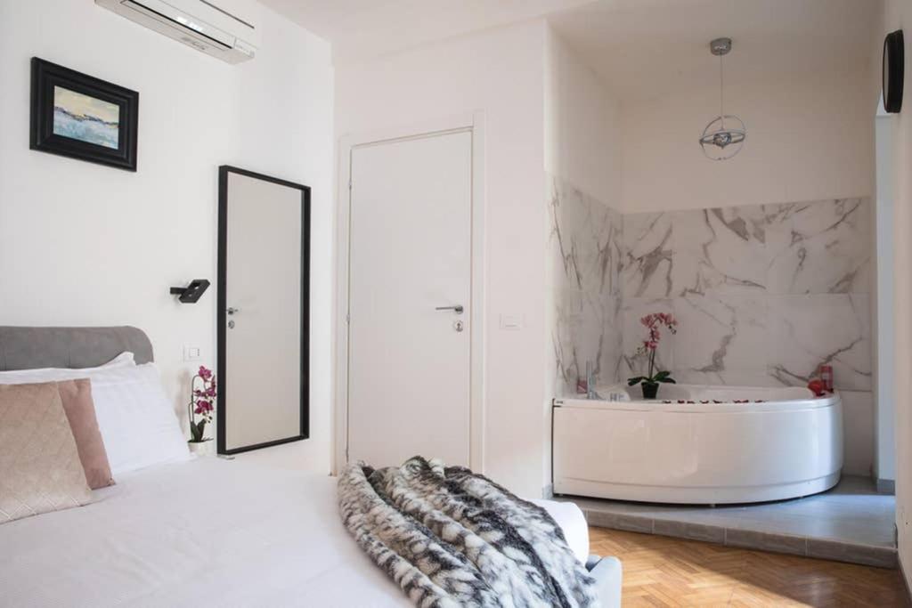 Intimate Jacuzzi Suite Trastevere Roma Exterior foto