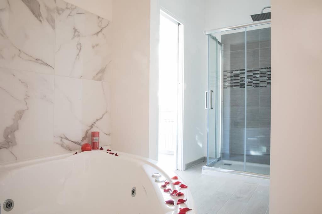 Intimate Jacuzzi Suite Trastevere Roma Exterior foto